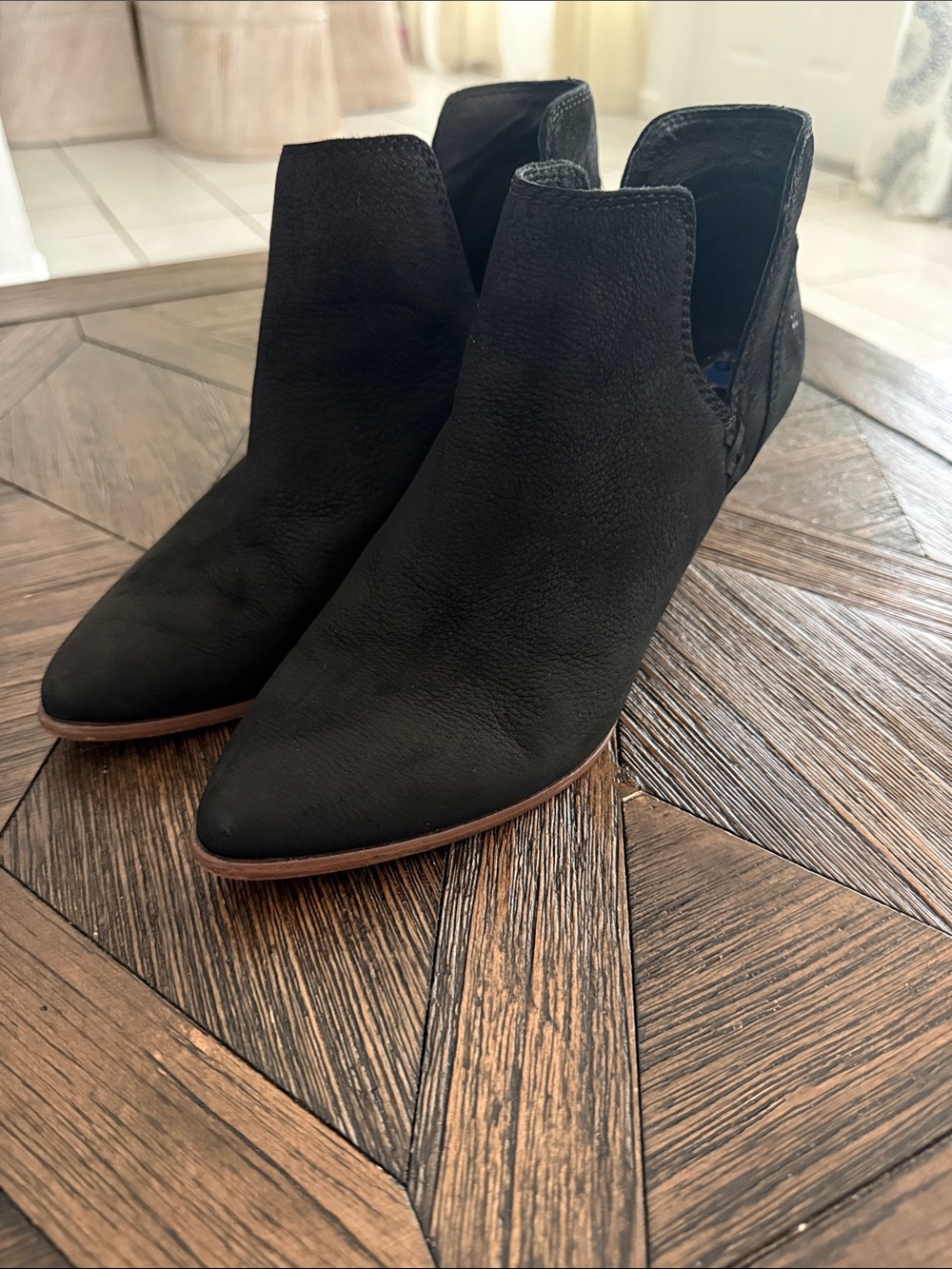 Frye Reina Cut Out Booties Black Suede Pointed Toe Western Heel Size 8.5